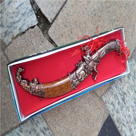 蒙古刀 草原文化的璀璨结晶——探秘马头弯刀工艺